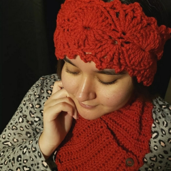 Crochet Neckwarmer/headband - Picture 4 of 4